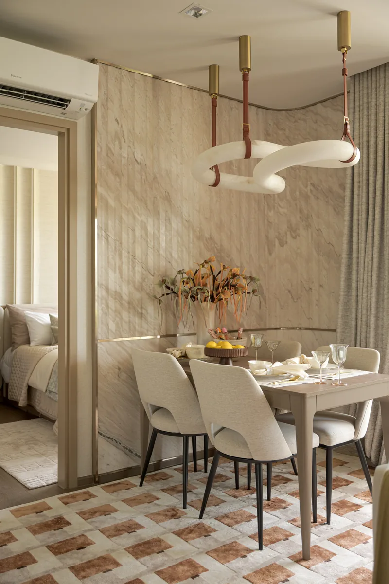 CANVAZ Palette Cherngtalay — dining area under the pendant light